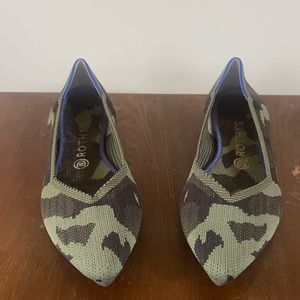 Rothy’s The Point. Iconic. Green Camo